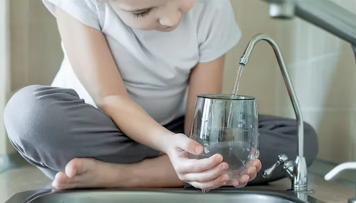 Su sebilinin sterilize edilmesi için ne kadar beklemeniz gerekiyor?